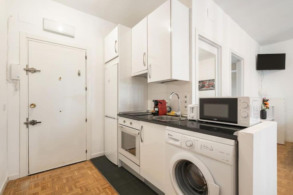 Studio Located In Puerta De Alcala - 2 マドリード エクステリア 写真