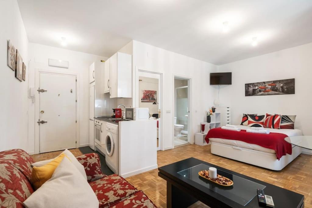 Studio Located In Puerta De Alcala - 2 マドリード エクステリア 写真