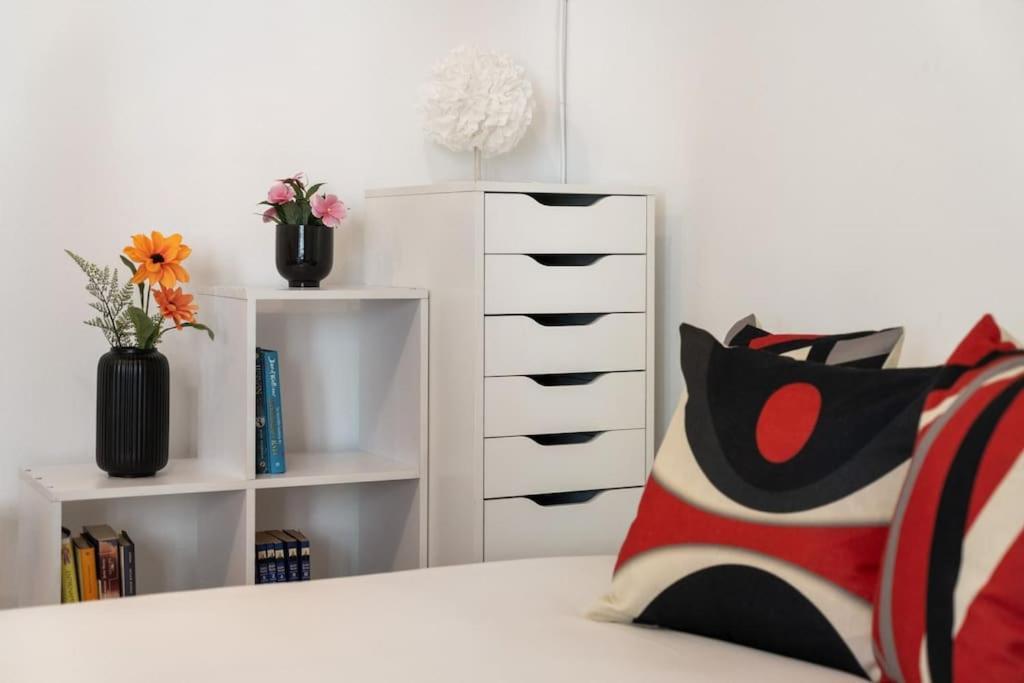 Studio Located In Puerta De Alcala - 2 マドリード エクステリア 写真